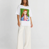 Azuramoda | Luźny T-shirt z Kolorowym Nadrukiem i Krótkim Rękawem