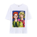 Azuramoda | Luźny T-shirt z Artystycznym Nadrukiem i Krótkim Rękawem