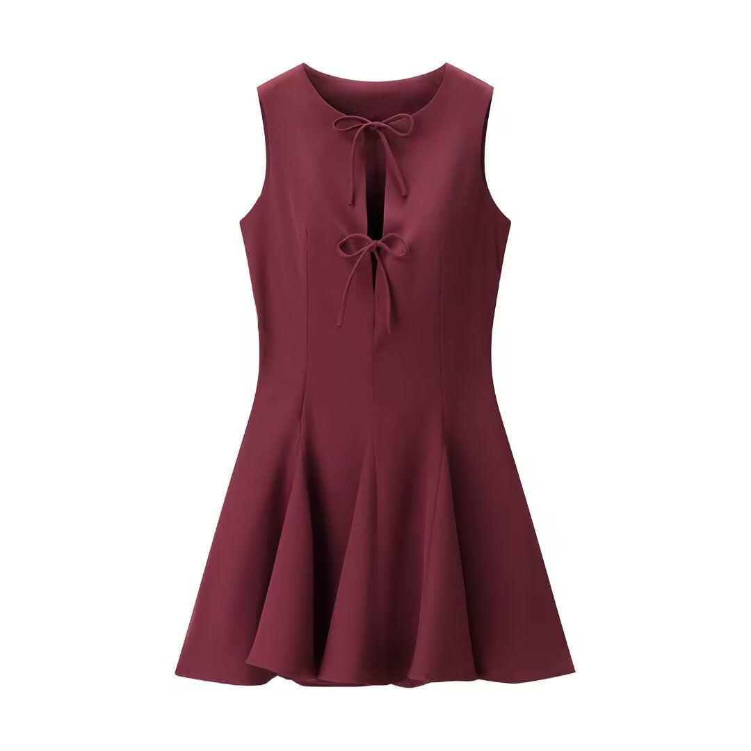 Azuramoda | Sukienka Mini Rozkloszowana z Wiązaniem przy Dekolcie Elegancka